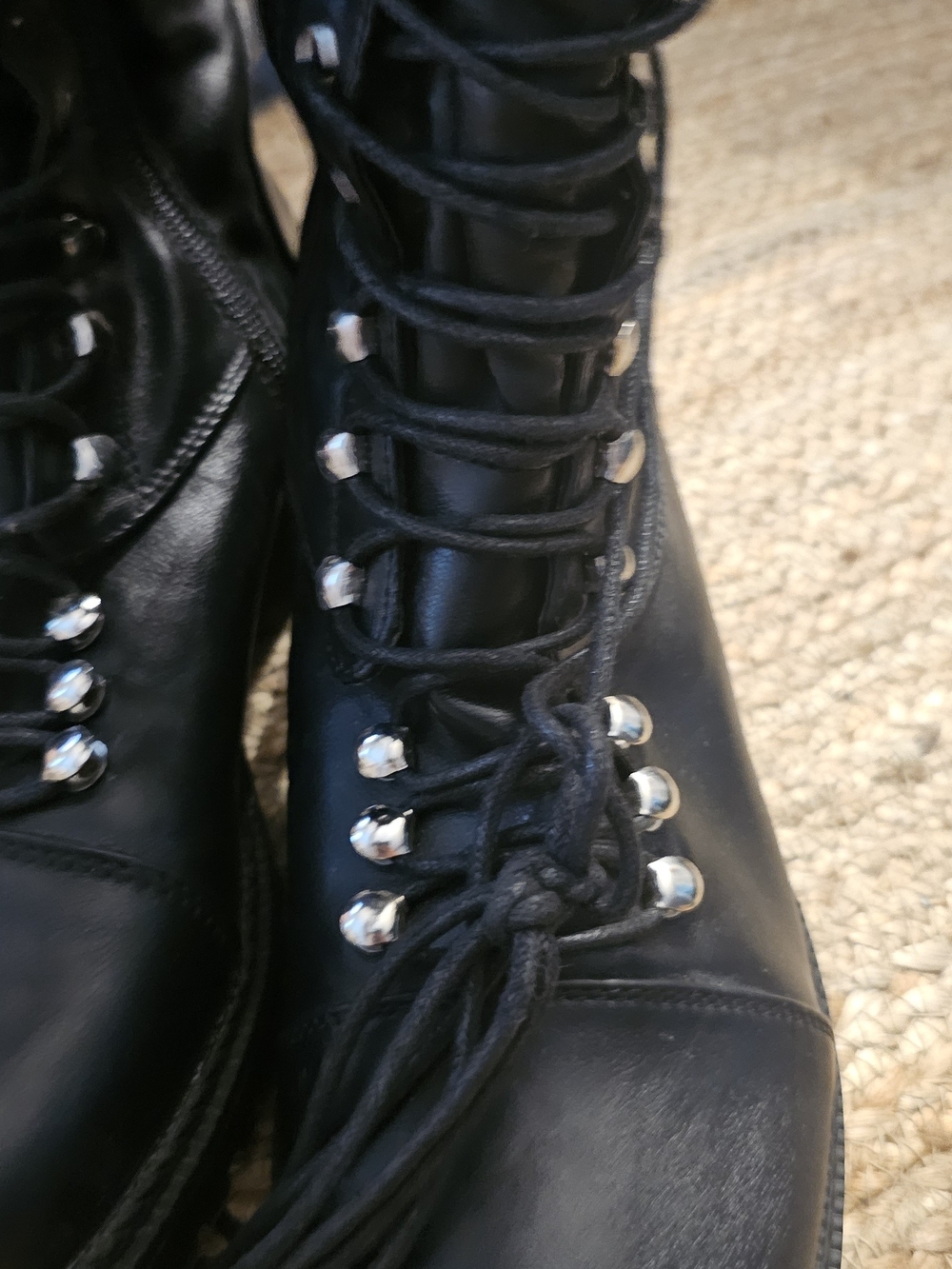 Black Lace-Up Knee-High Combat Boots - Women - Picture 4 of 10